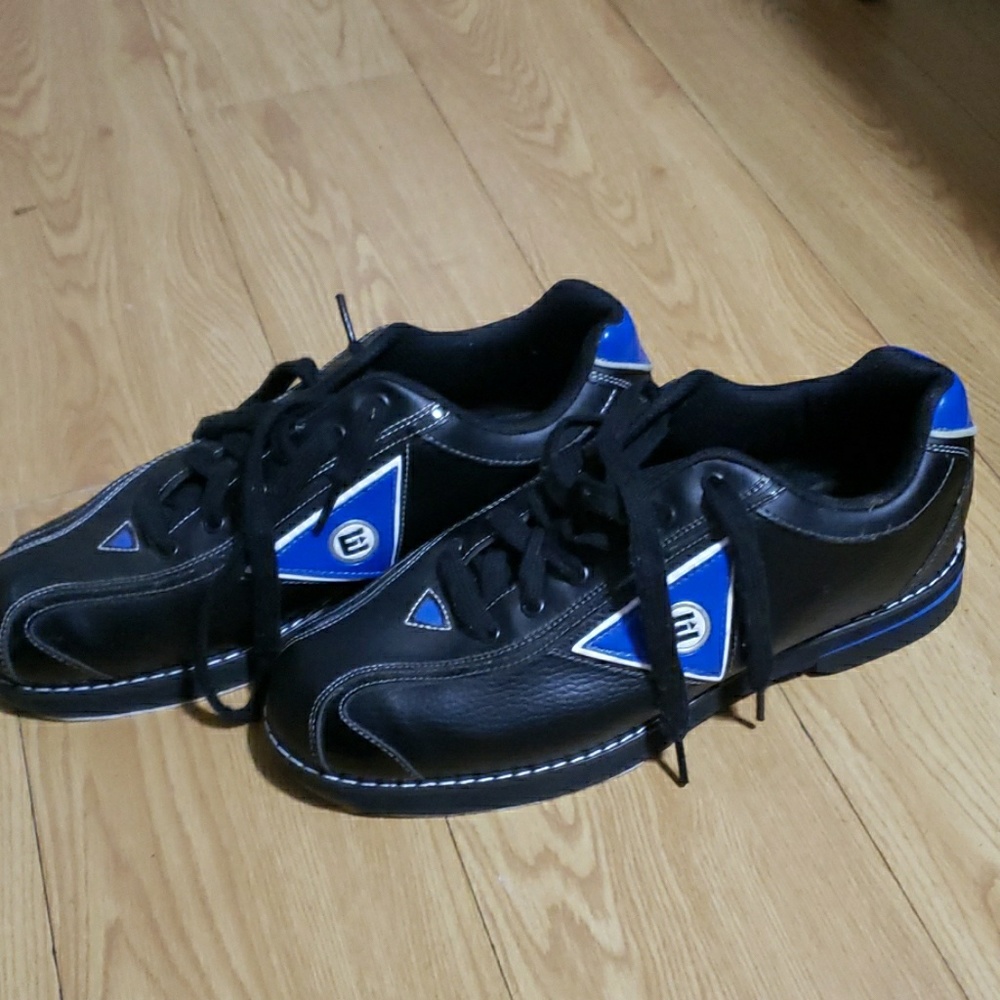 Etonic bowling shoes